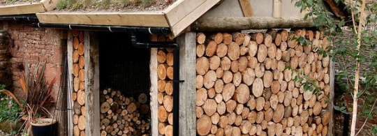 Поленницы для дров (20 фото)